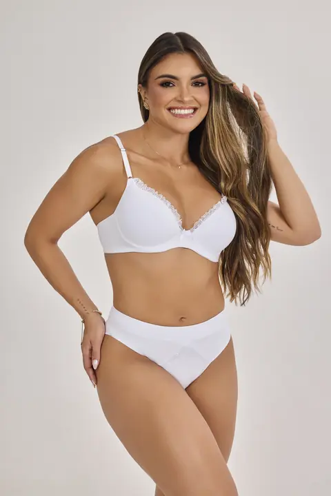 Lingerie Mondress em ensaio da coleção